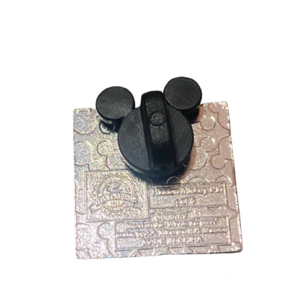 Disney Yellow & Blue Winnie the Pooh Square Enamel Pin - Picture 2 of 2